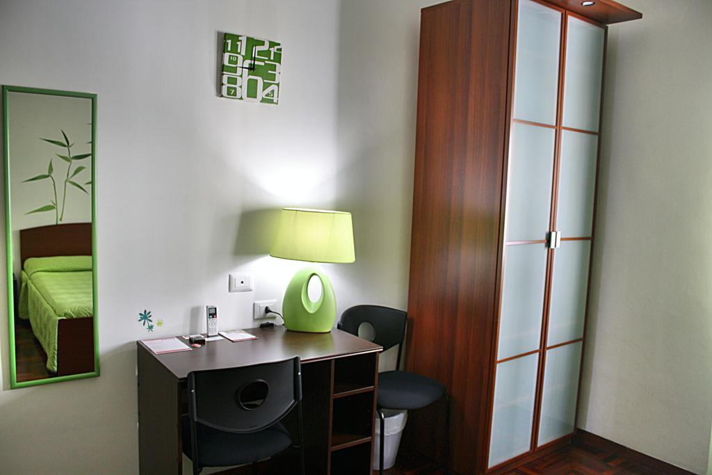 Take It Easy Roma Guest House Habitación foto